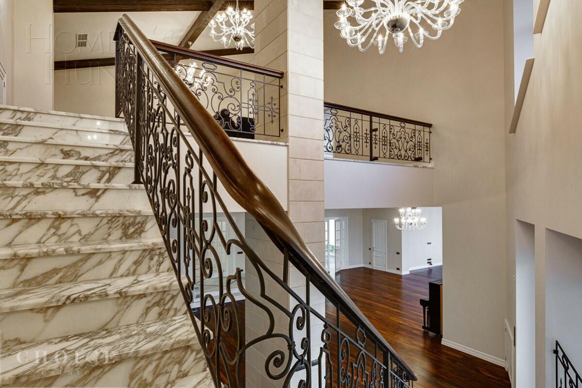 2-этажный коттедж 900 м² с отделкой