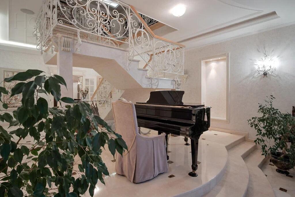 2-этажный коттедж 540 м² с отделкой