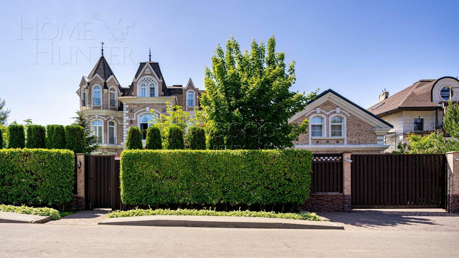 3-этажный коттедж 580 м² с отделкой