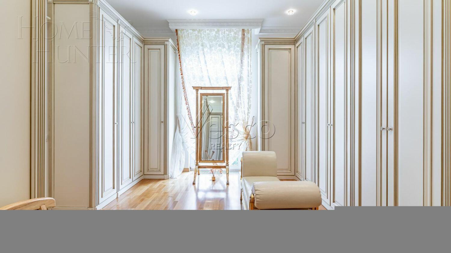 3-этажный коттедж 580 м² с отделкой