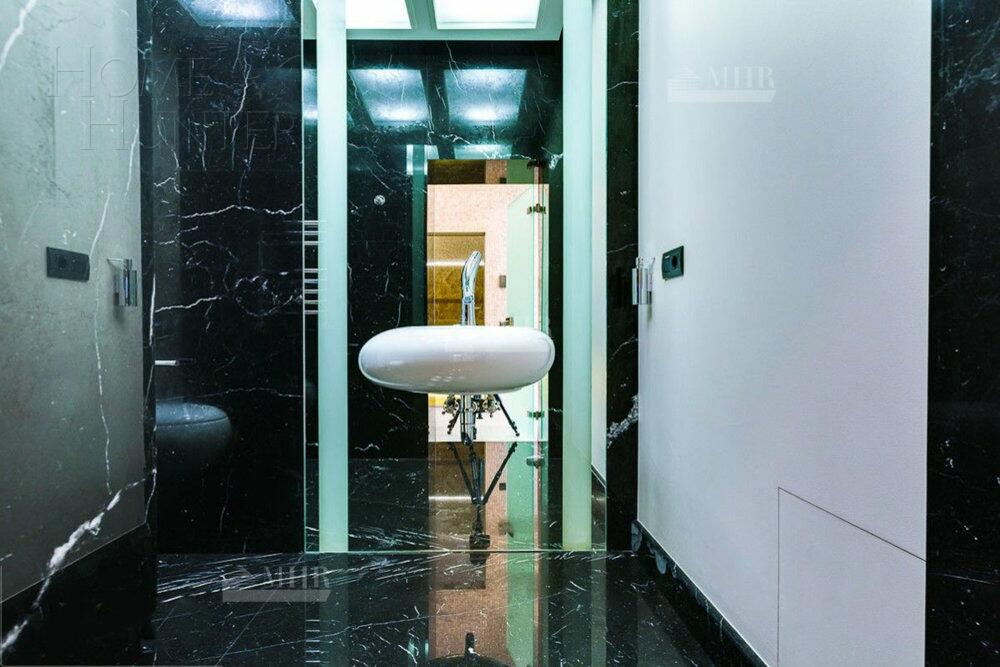 2-этажный коттедж 900 м² с отделкой