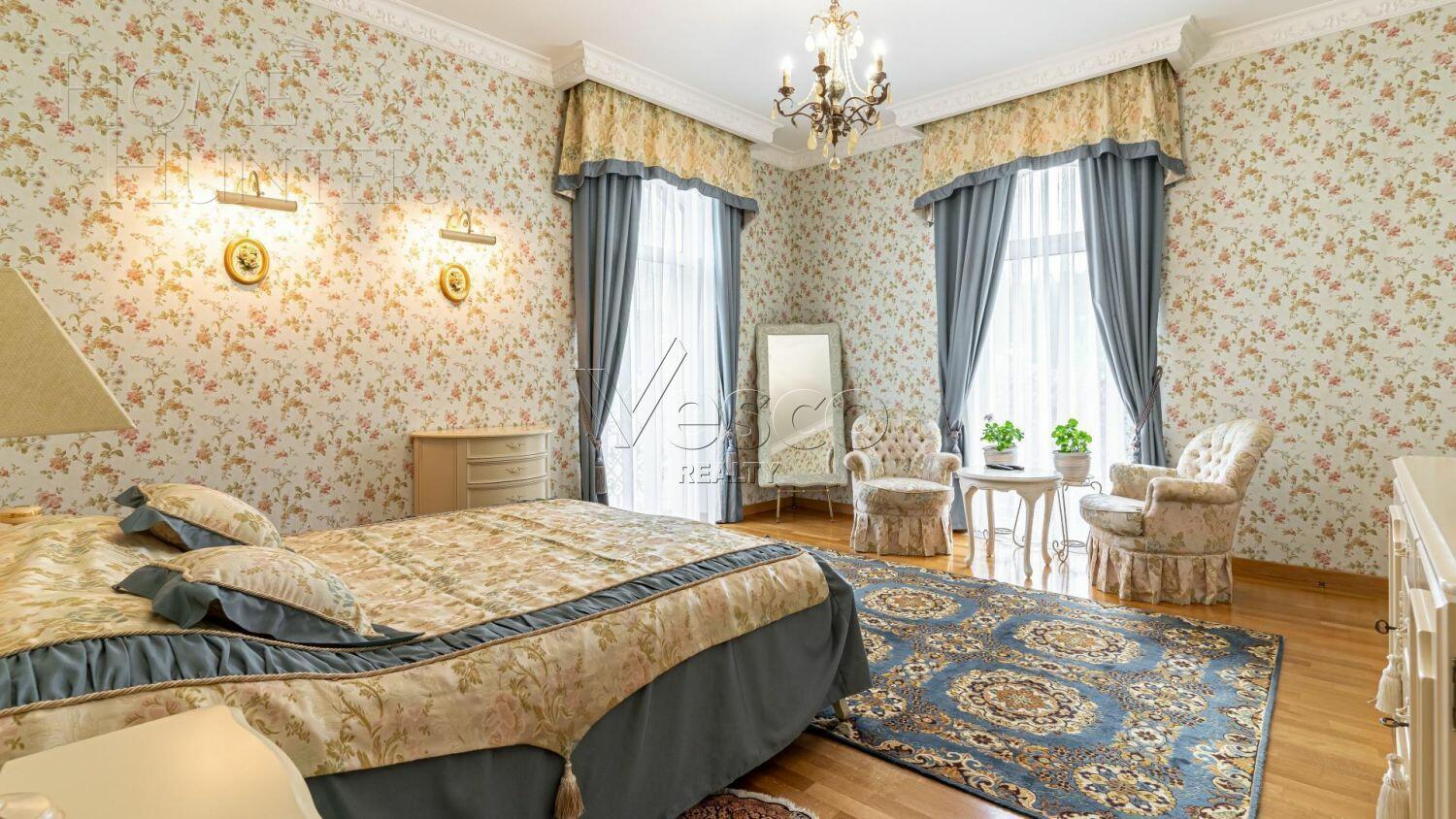 3-этажный коттедж 580 м² с отделкой