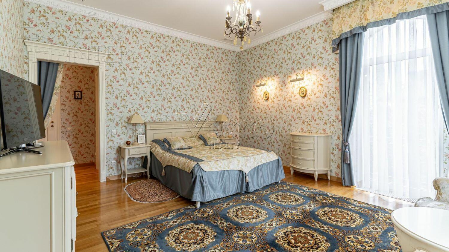 3-этажный коттедж 580 м² с отделкой