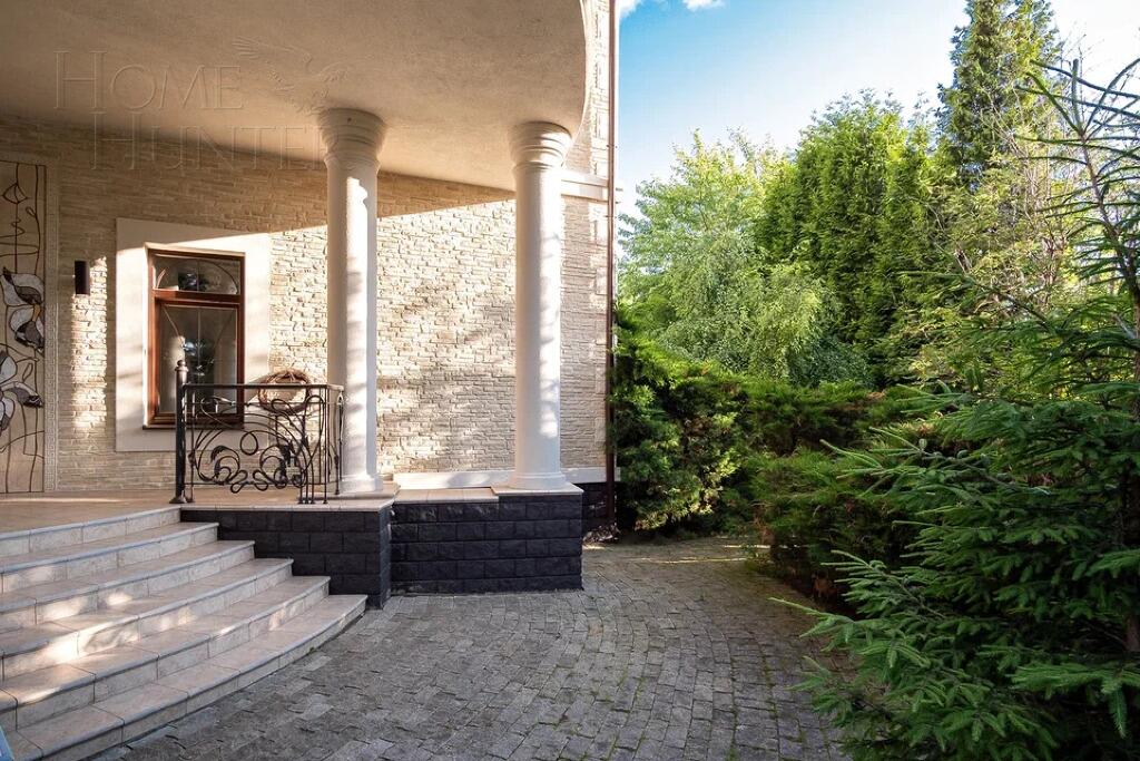2-этажный коттедж 540 м² с отделкой