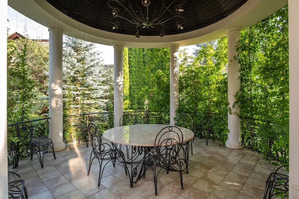 2-этажный коттедж 540 м² с отделкой