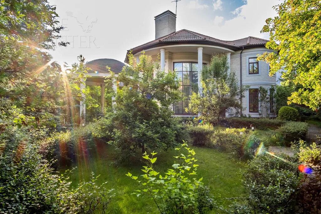 2-этажный коттедж 540 м² с отделкой