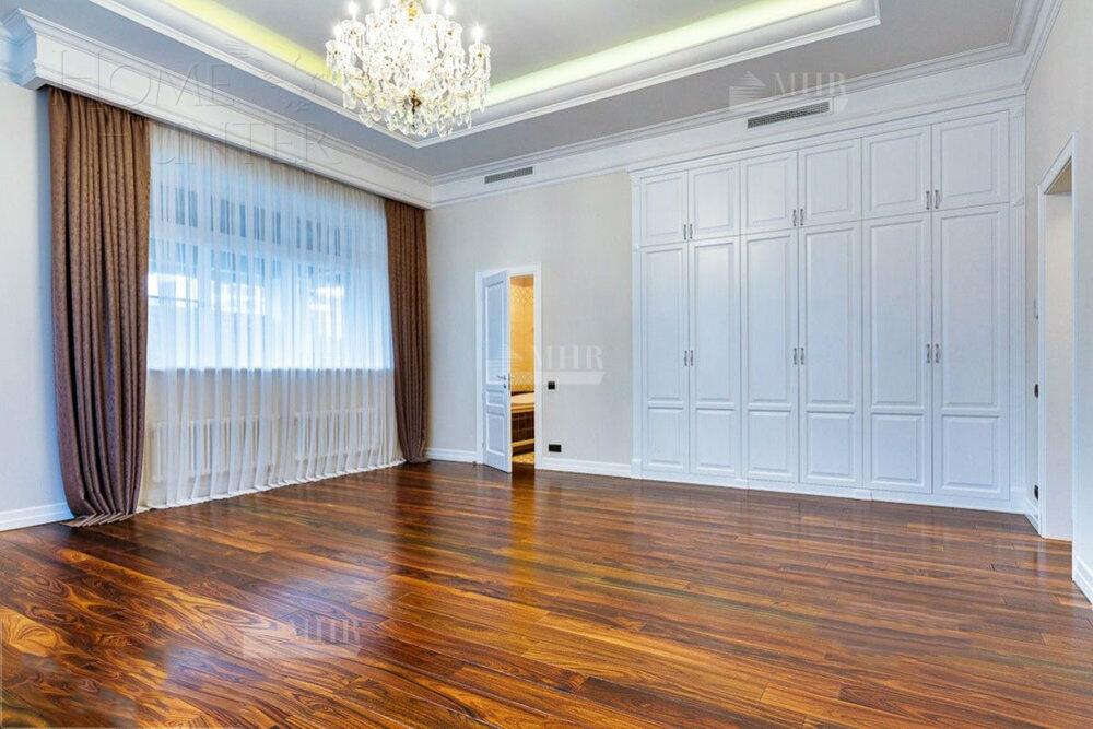 2-этажный коттедж 900 м² с отделкой