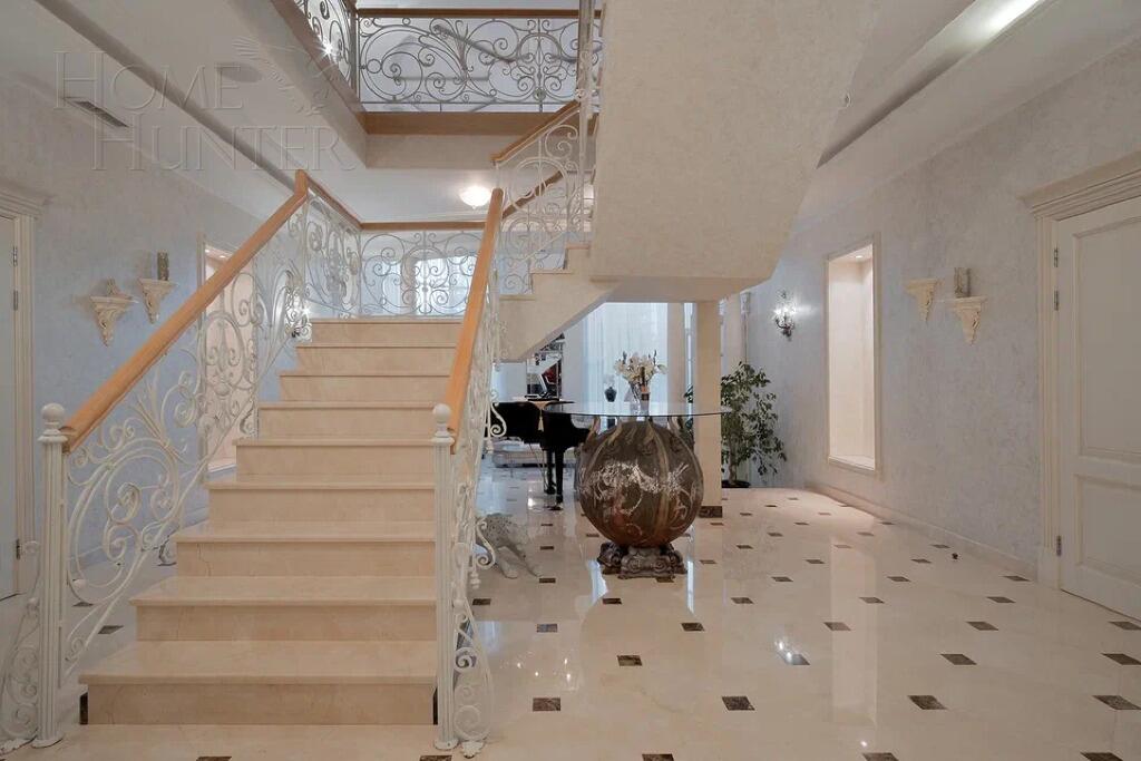 2-этажный коттедж 540 м² с отделкой