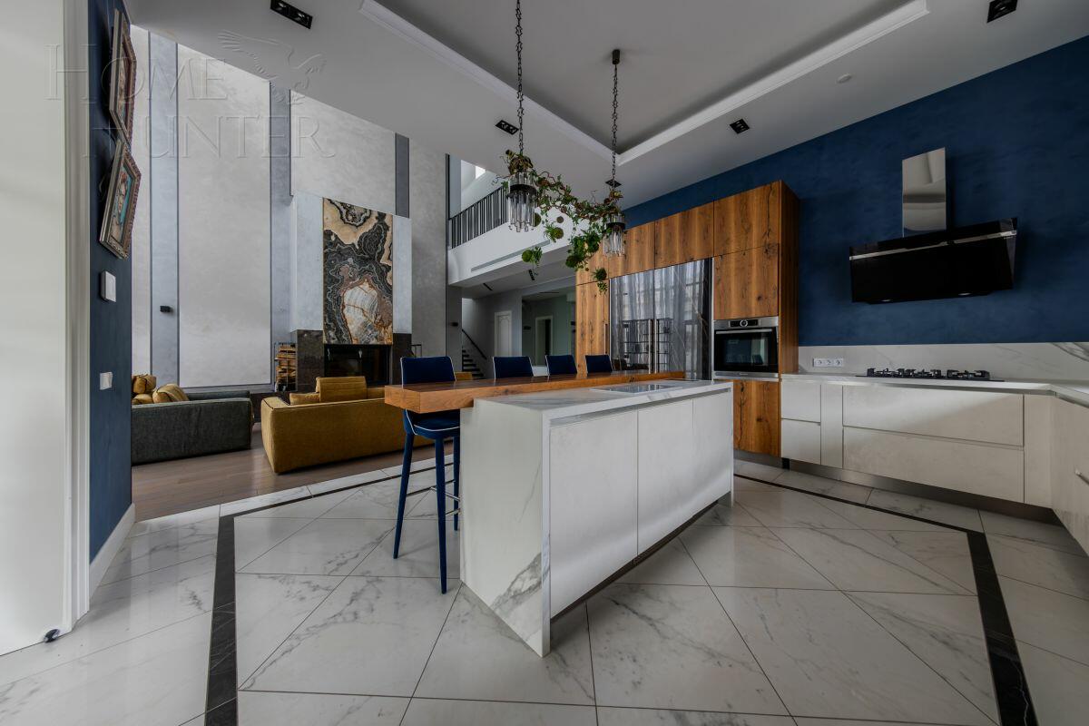 2-этажный коттедж 550 м² с отделкой