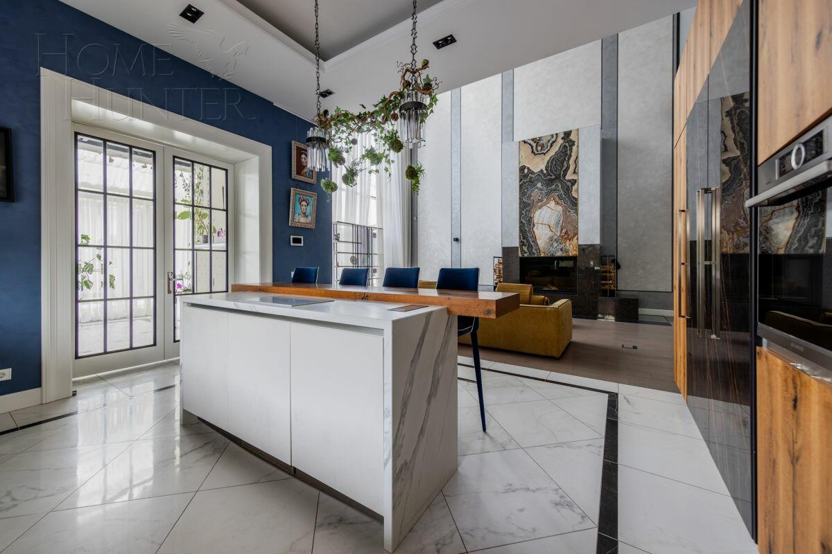 2-этажный коттедж 550 м² с отделкой