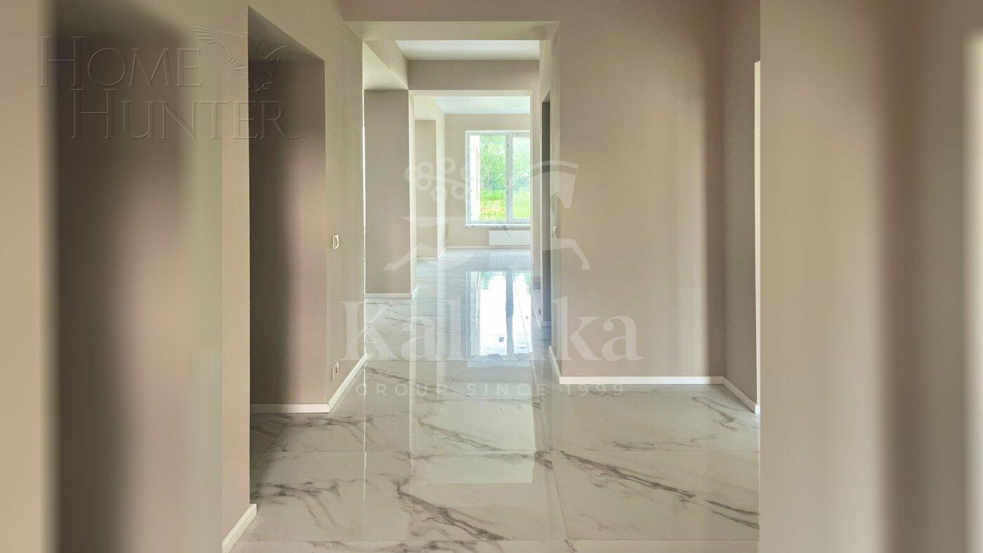 2-этажный коттедж 240 м² с отделкой