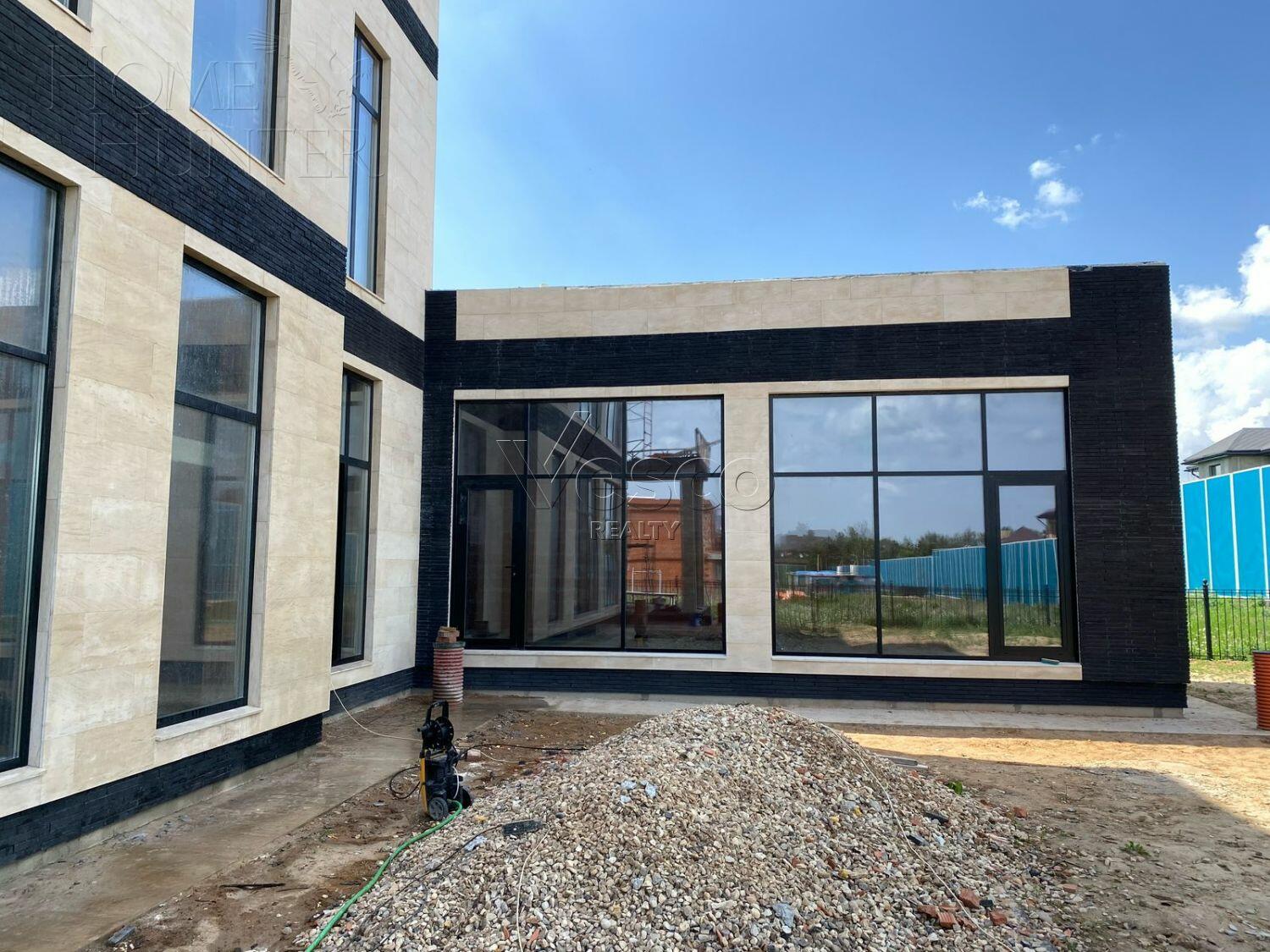 2-этажный коттедж 830 м² без отделки