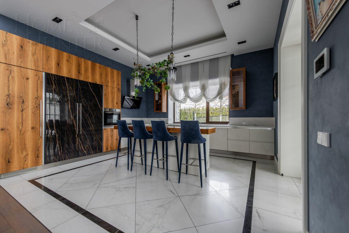 2-этажный коттедж 550 м² с отделкой