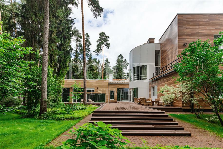 2-этажный коттедж 1 328 м² с отделкой