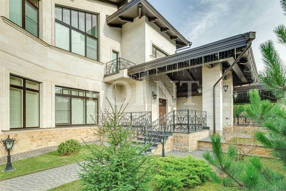 2-этажный коттедж 900 м² с отделкой