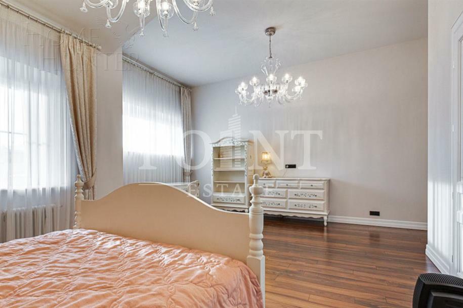 2-этажный коттедж 900 м² с отделкой