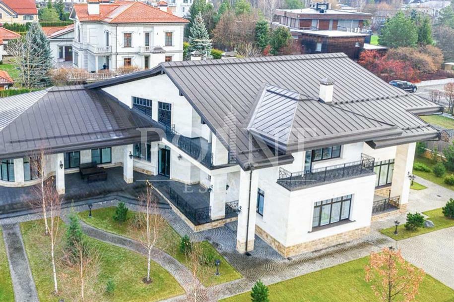 2-этажный коттедж 900 м² с отделкой