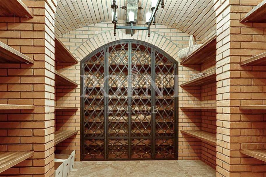 2-этажный коттедж 900 м² с отделкой