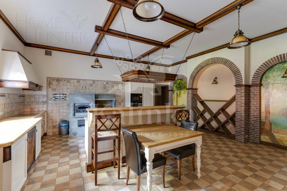 2-этажный коттедж 541.5 м² с отделкой