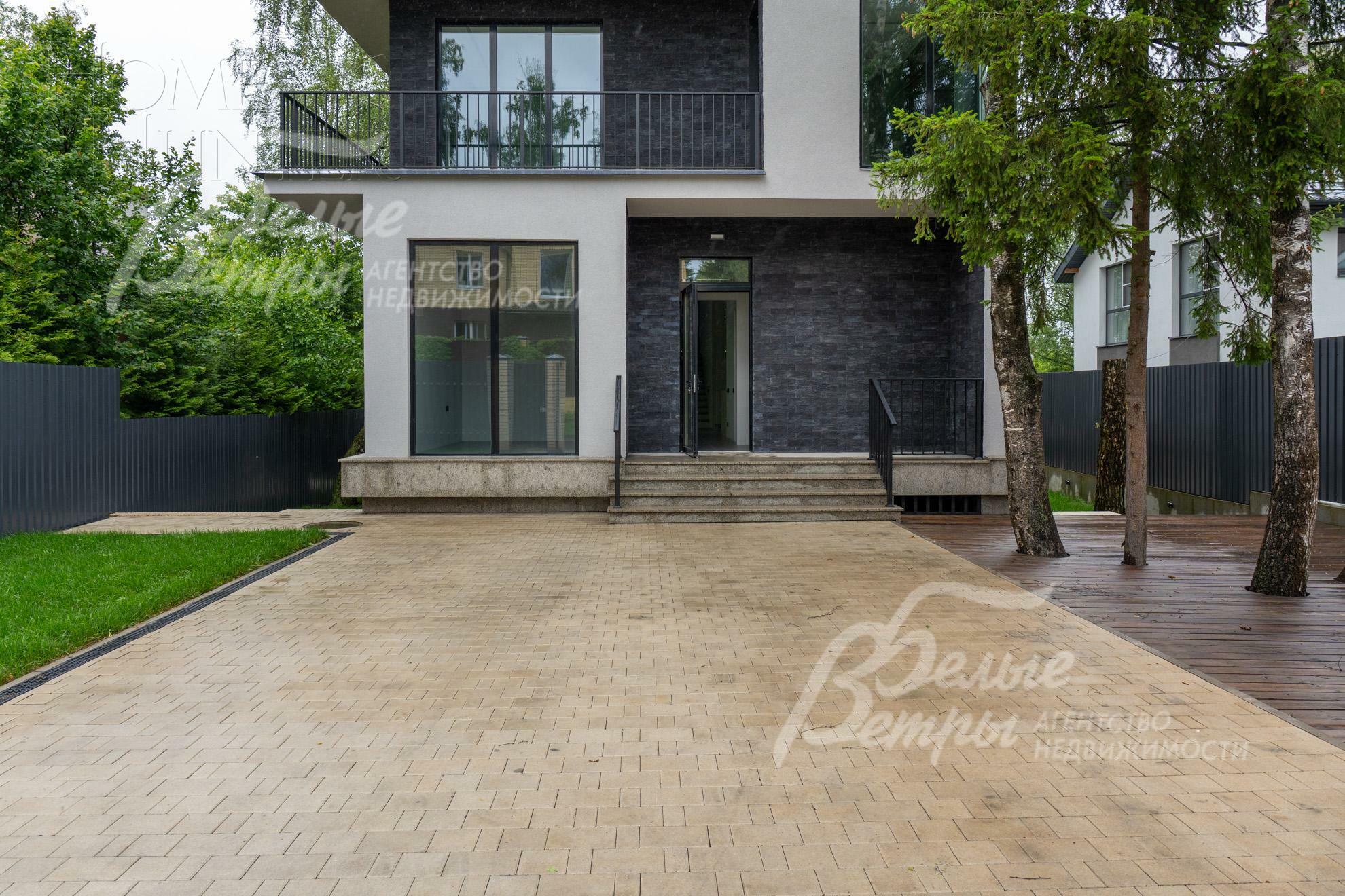 2-этажный коттедж 355 м² с отделкой