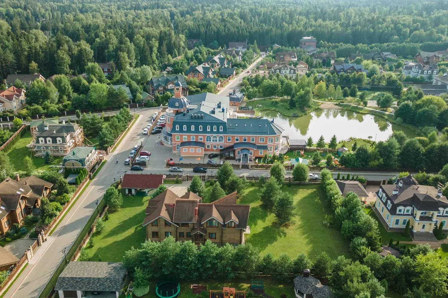 2-этажный коттедж 310 м² с отделкой