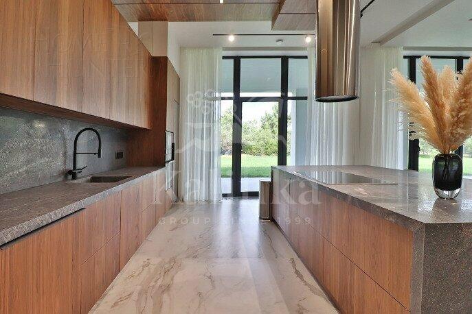 2-этажный коттедж 705 м² с отделкой
