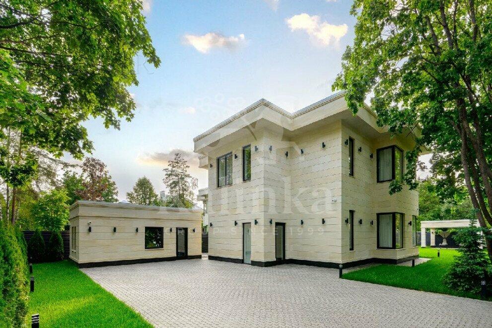 2-этажный коттедж 350 м² с отделкой