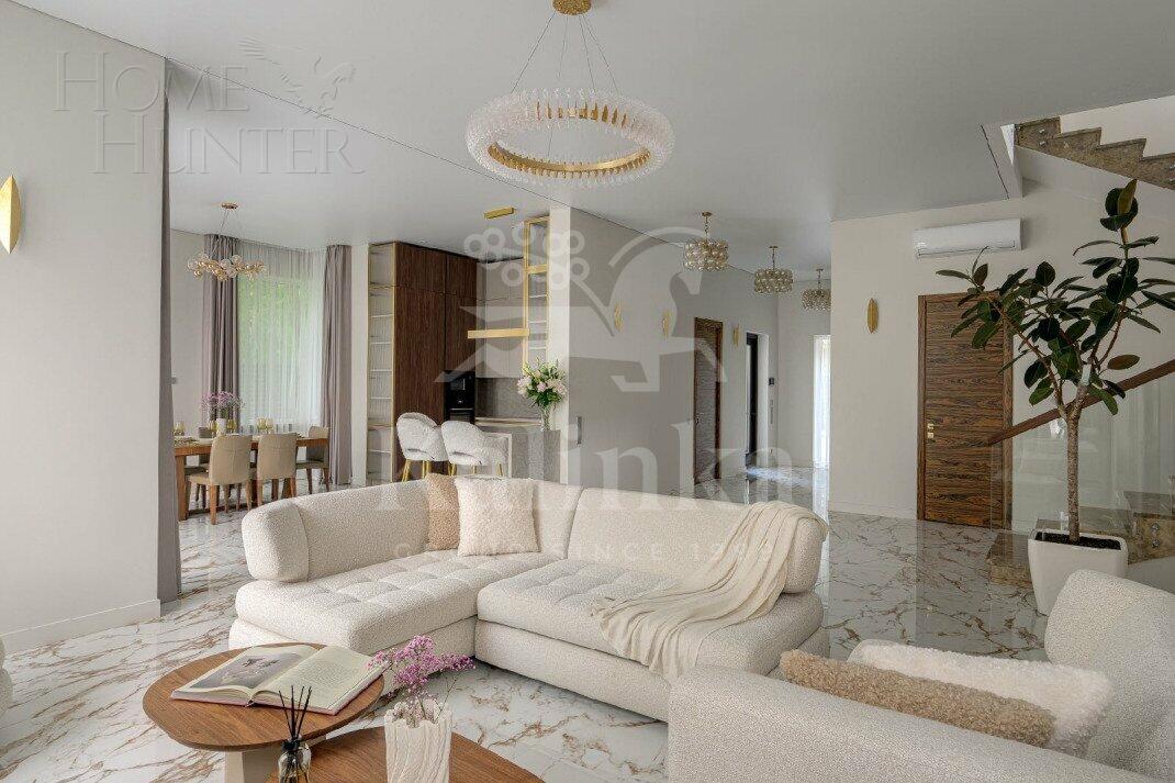 2-этажный коттедж 350 м² с отделкой