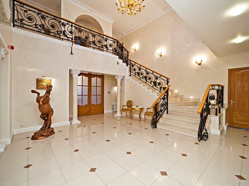 2-этажный коттедж 1 150 м² с отделкой