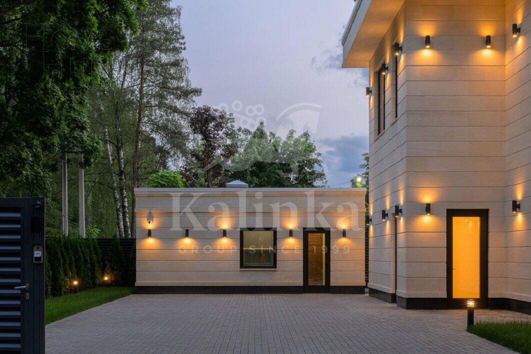 2-этажный коттедж 350 м² с отделкой