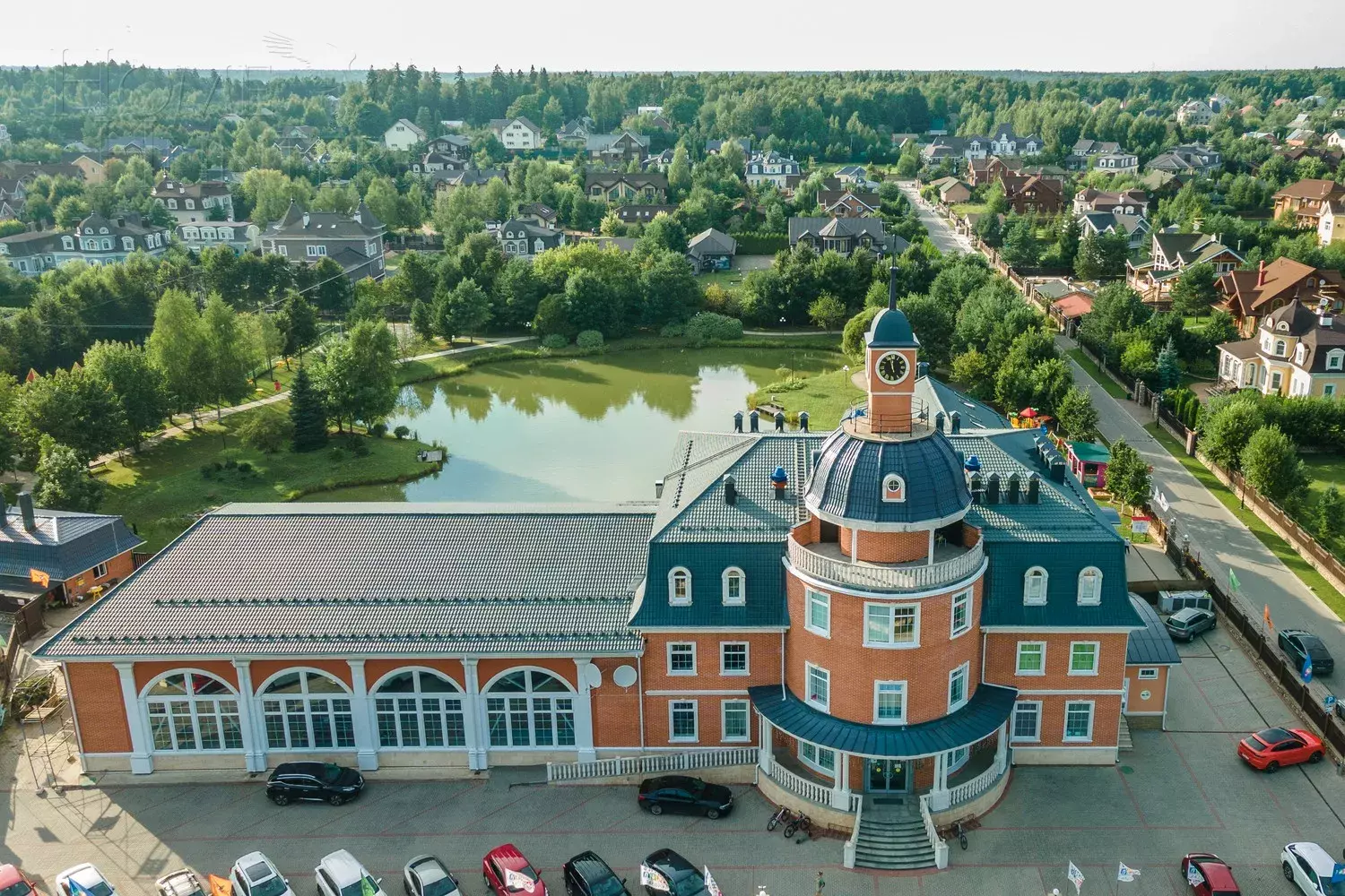 2-этажный коттедж 310 м² с отделкой