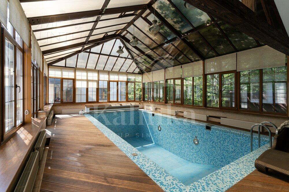 2-этажный коттедж 541.5 м² с отделкой