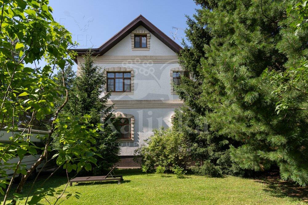 2-этажный коттедж 541.5 м² с отделкой