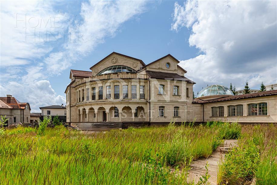 2-этажный коттедж 1 686 м² с отделкой