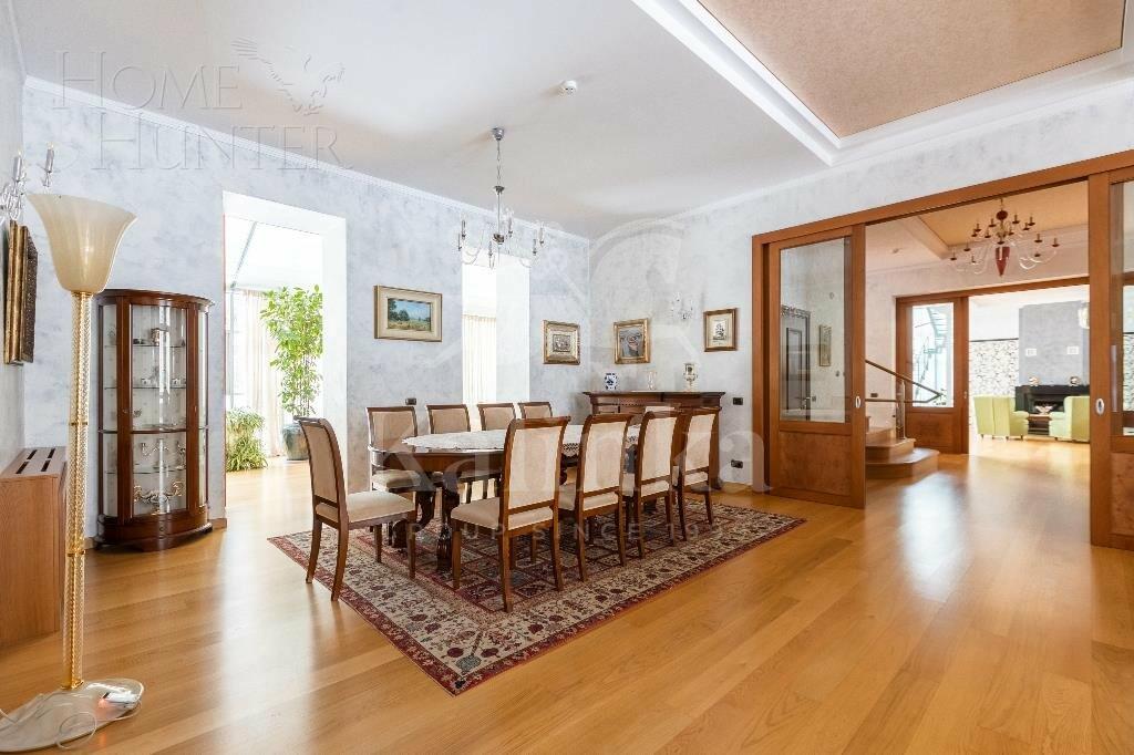 2-этажный коттедж 1 300 м² с отделкой