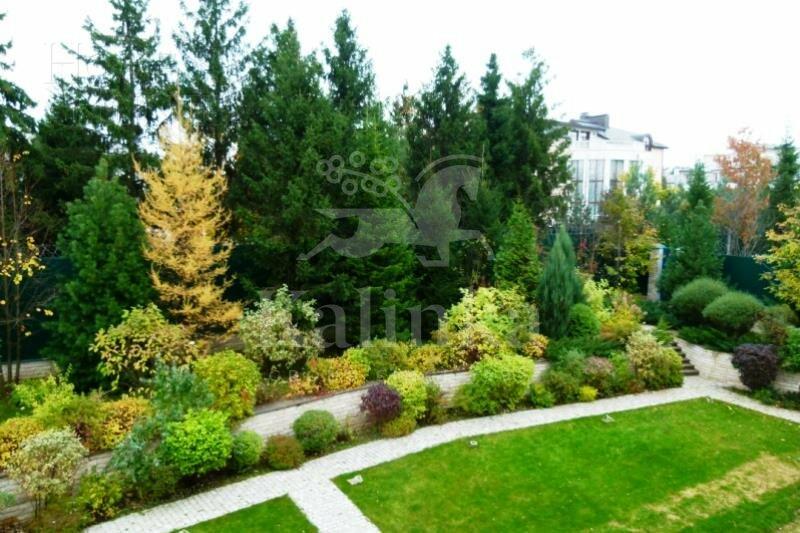 2-этажный коттедж 1 300 м² с отделкой