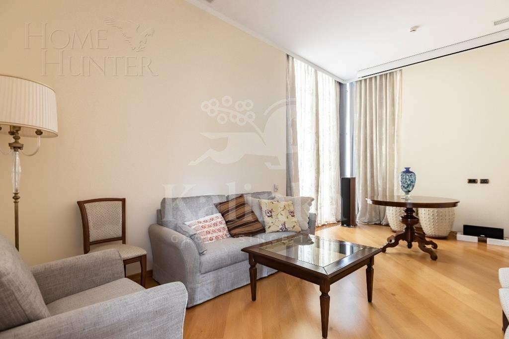 2-этажный коттедж 1 300 м² с отделкой