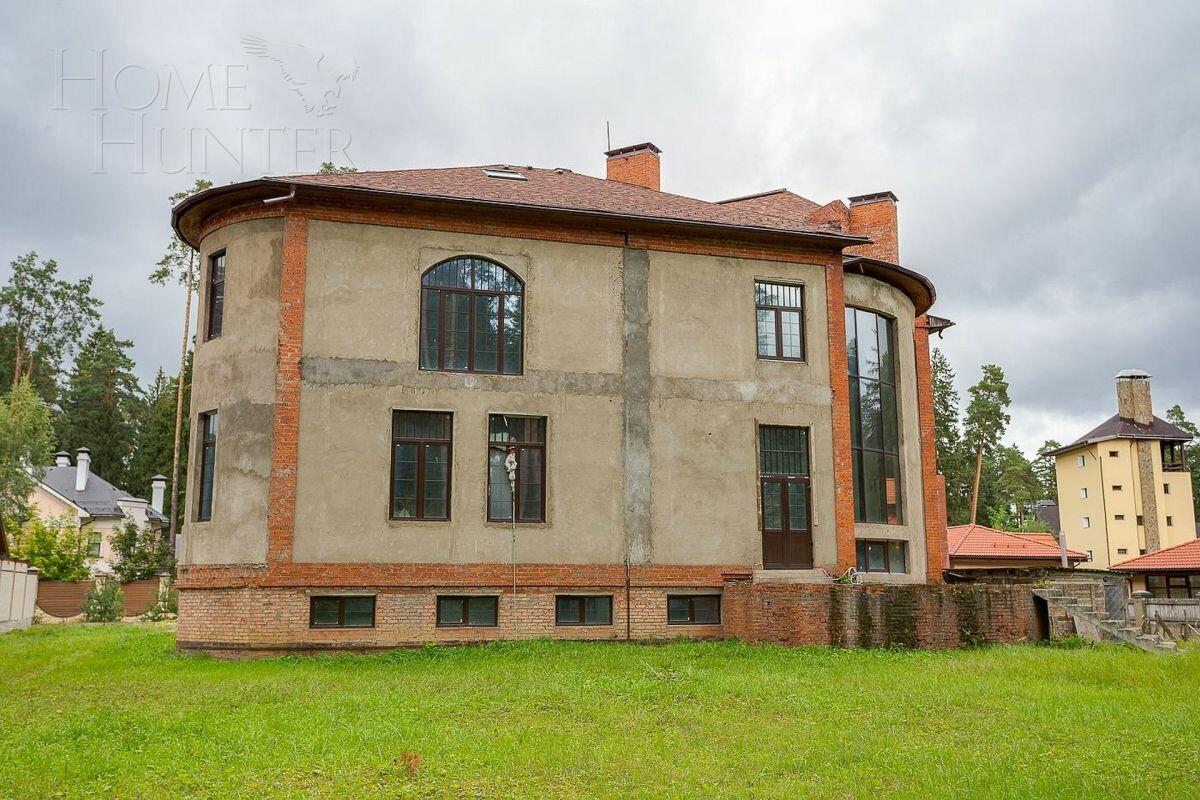 2-этажный коттедж 950 м² без отделки