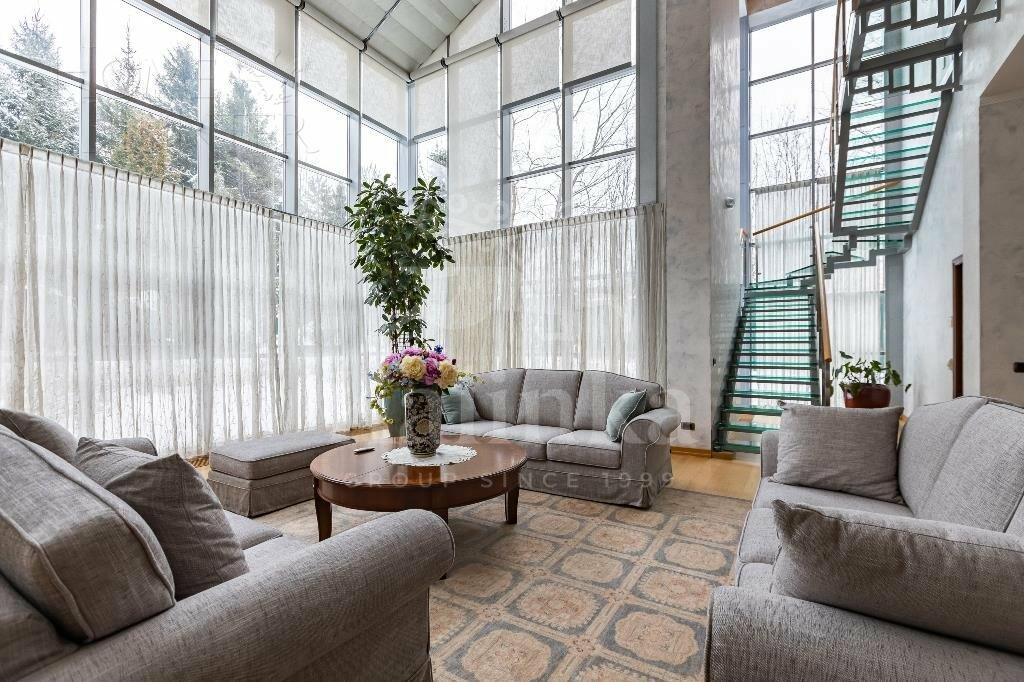 2-этажный коттедж 1 300 м² с отделкой