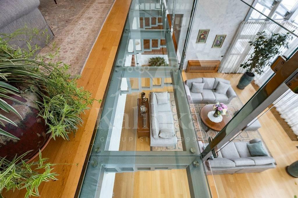 2-этажный коттедж 1 300 м² с отделкой