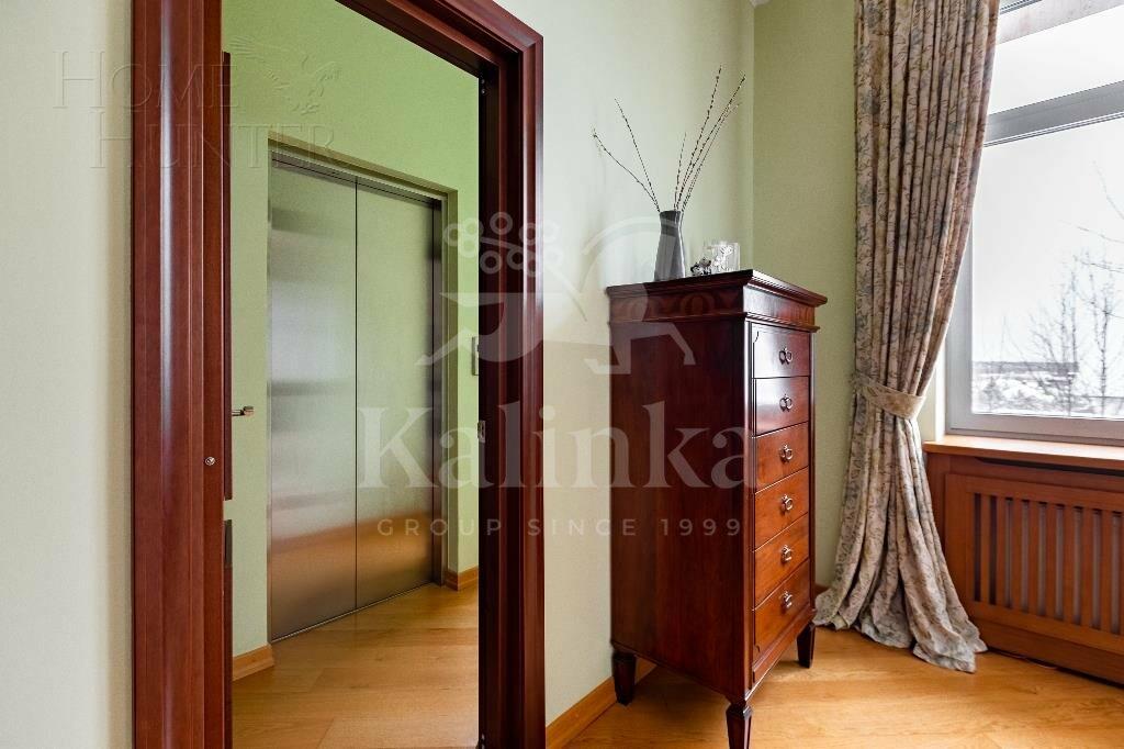 2-этажный коттедж 1 300 м² с отделкой