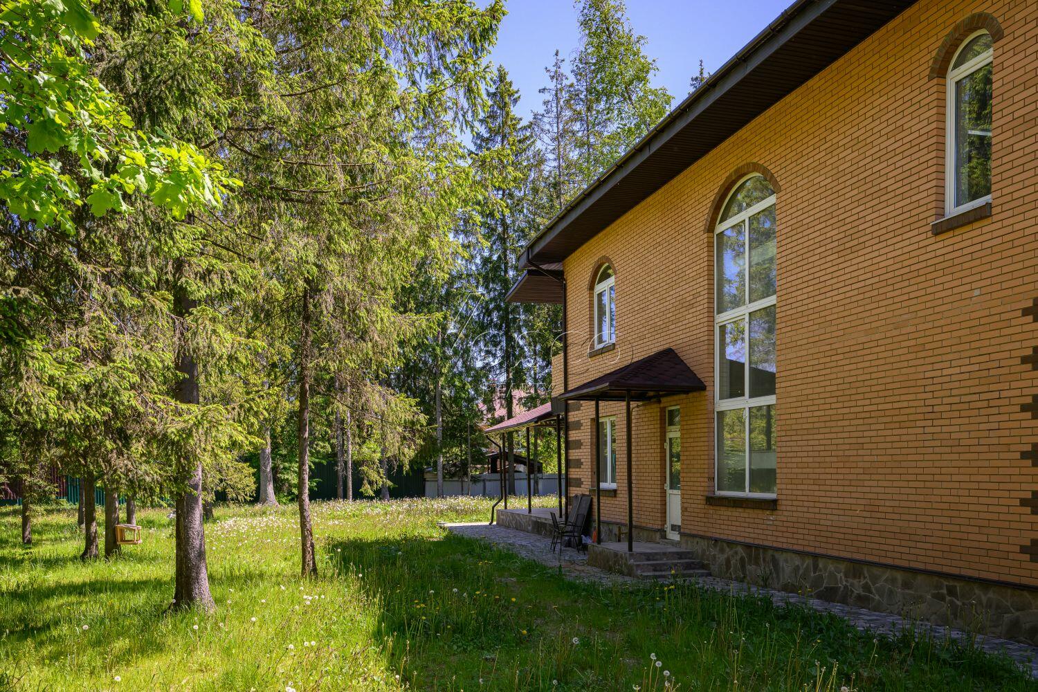 2-этажный коттедж 383 м² с отделкой