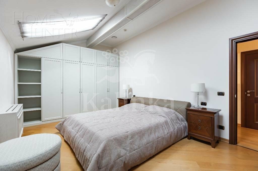 2-этажный коттедж 1 300 м² с отделкой