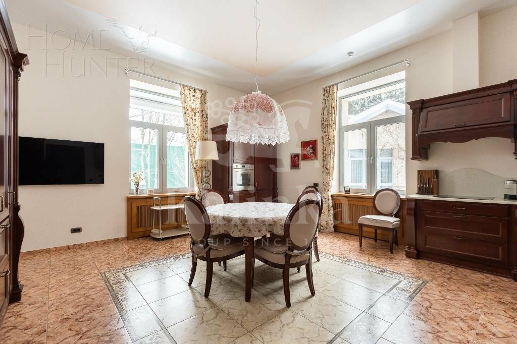 2-этажный коттедж 1 300 м² с отделкой