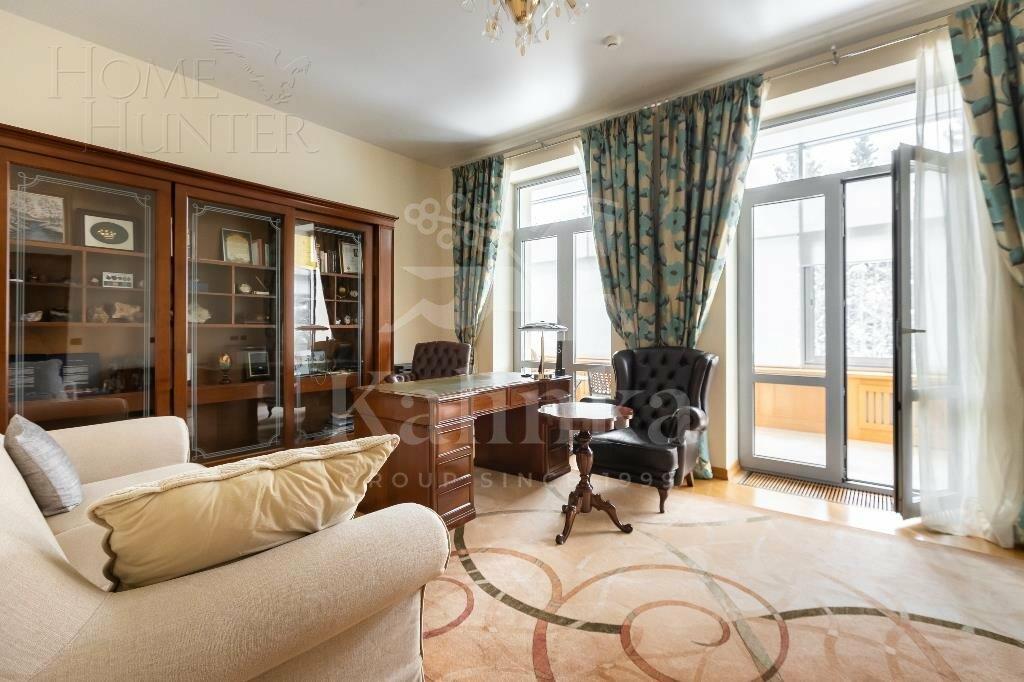 2-этажный коттедж 1 300 м² с отделкой