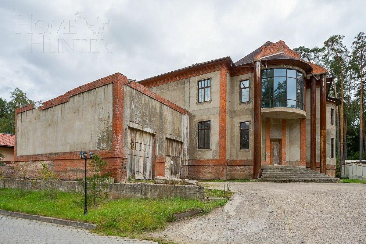 2-этажный коттедж 950 м² без отделки