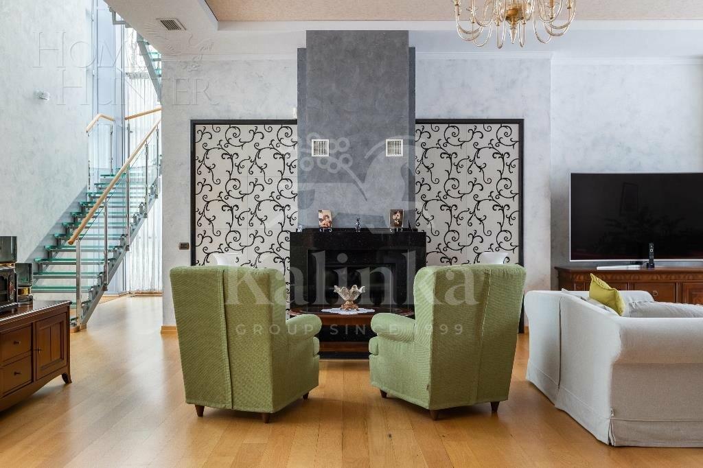 2-этажный коттедж 1 300 м² с отделкой