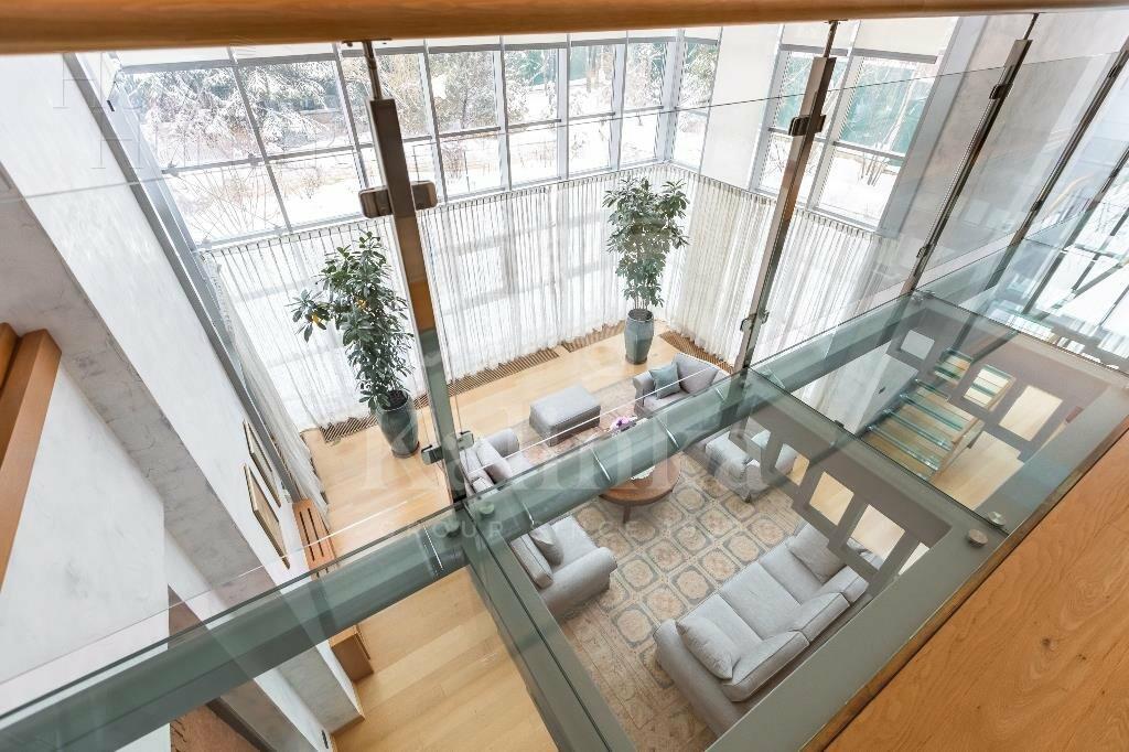 2-этажный коттедж 1 300 м² с отделкой