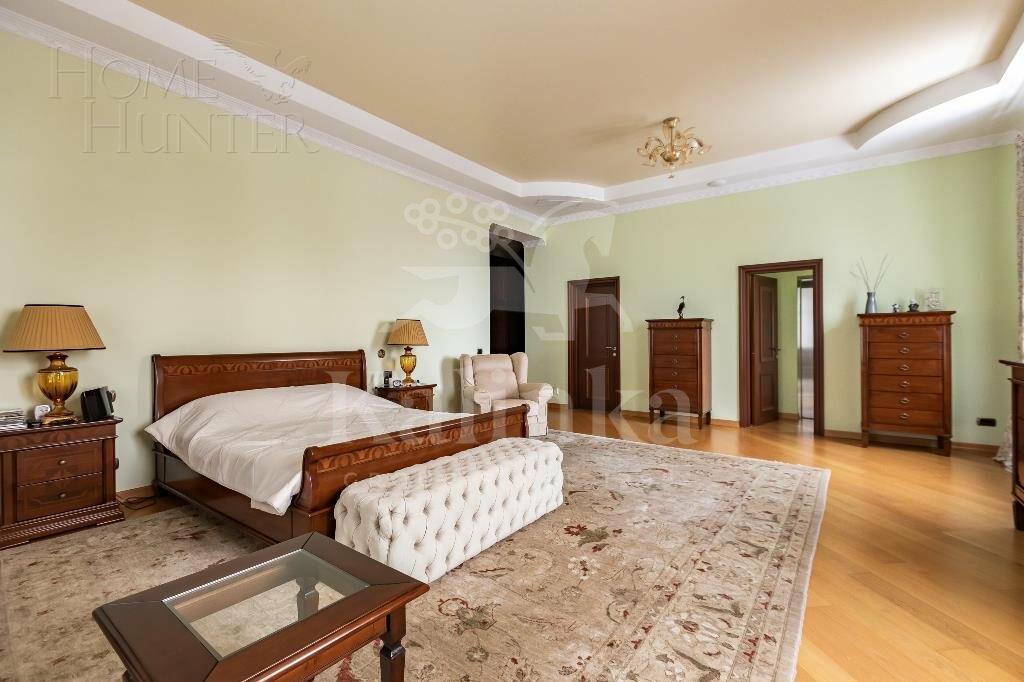 2-этажный коттедж 1 300 м² с отделкой