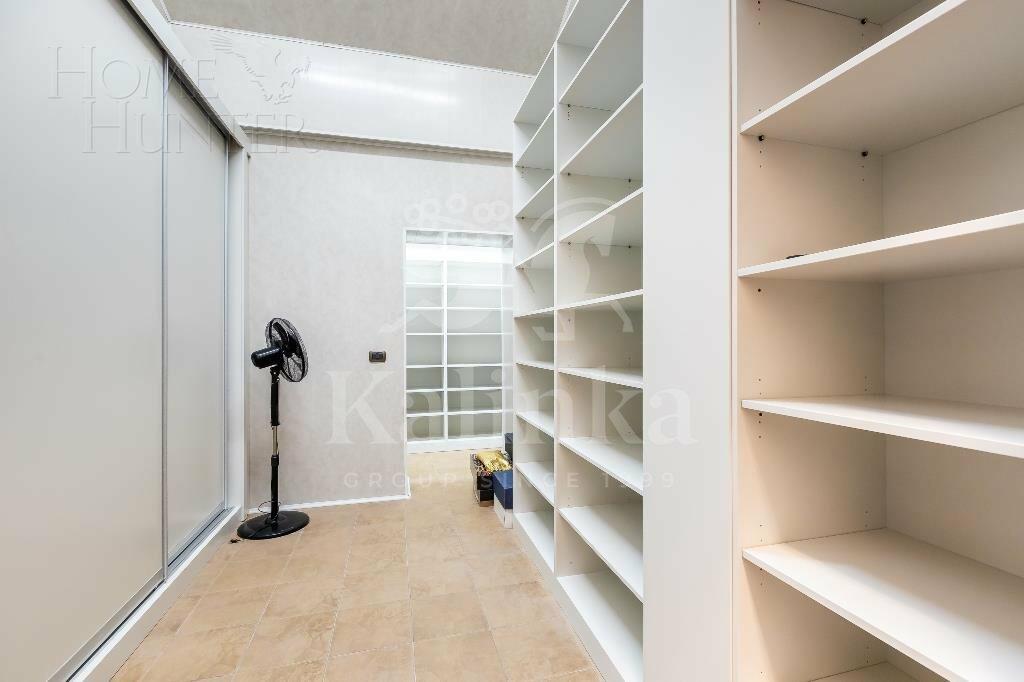 2-этажный коттедж 1 300 м² с отделкой